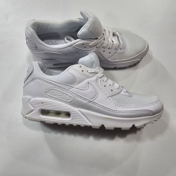 Nike Air Max 90 Sneaker in White - Picture 7 of 10